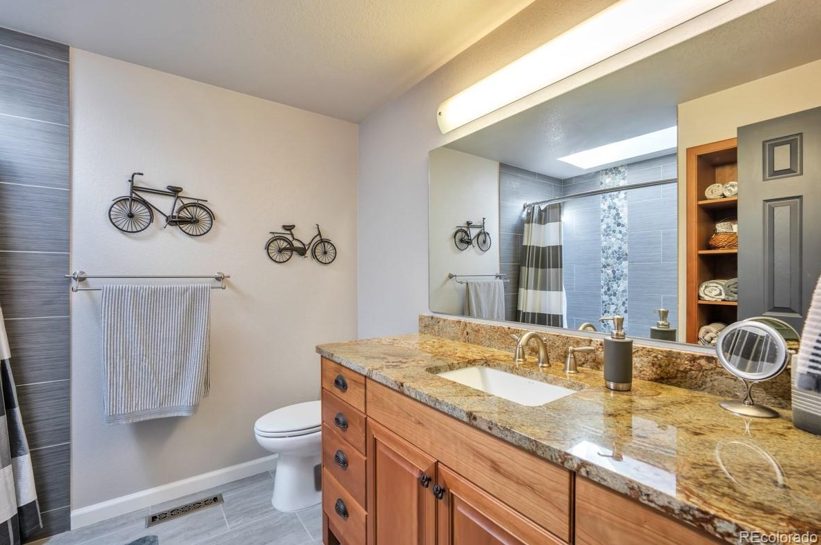 5440 Caryl Ave, Littleton CO 80128-7080 exterior