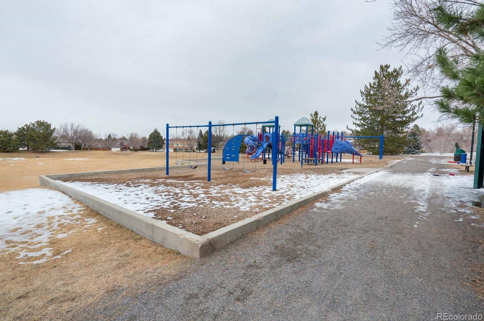 7412 Wellington St, Littleton CO 80122-3141 exterior