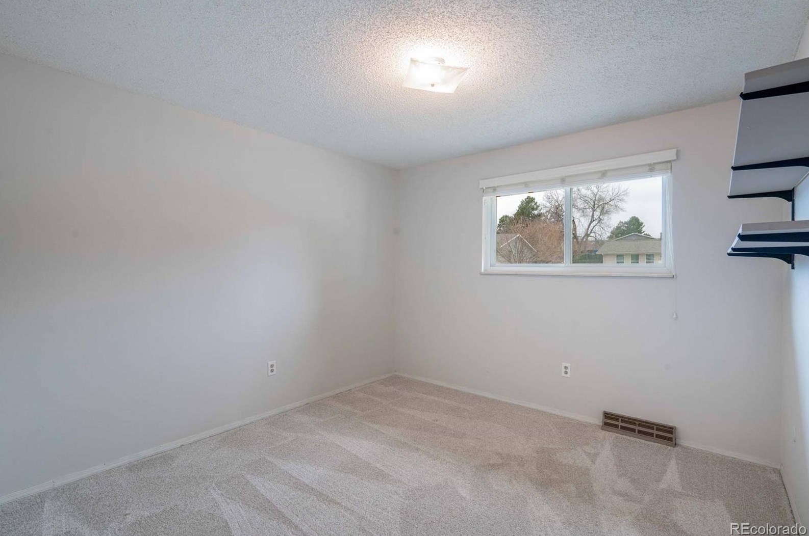 7412 Wellington St, Littleton CO 80122-3141 exterior