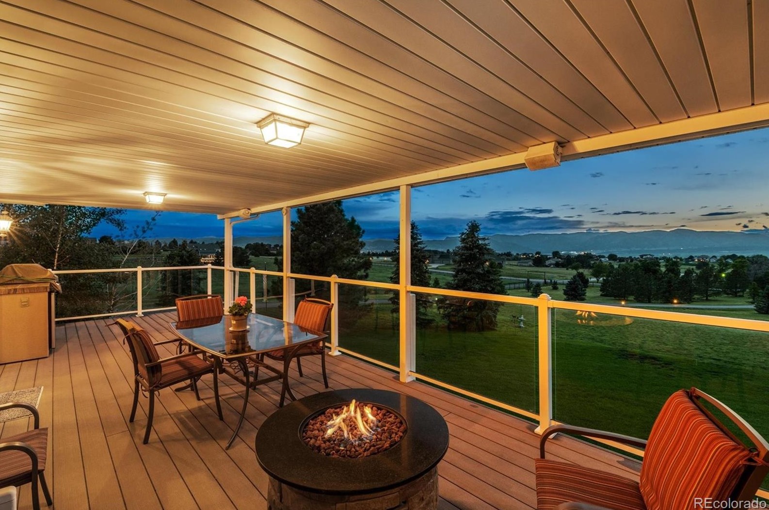 10886 Chatfield Dr, Littleton CO 80128-6136 exterior