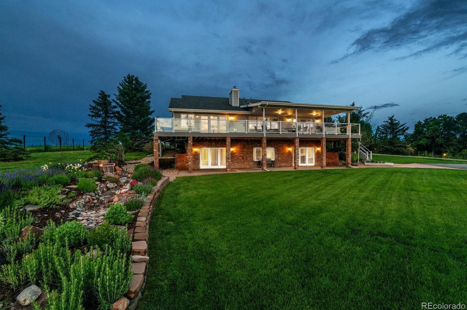 10886 Chatfield Dr, Littleton CO 80128-6136 exterior