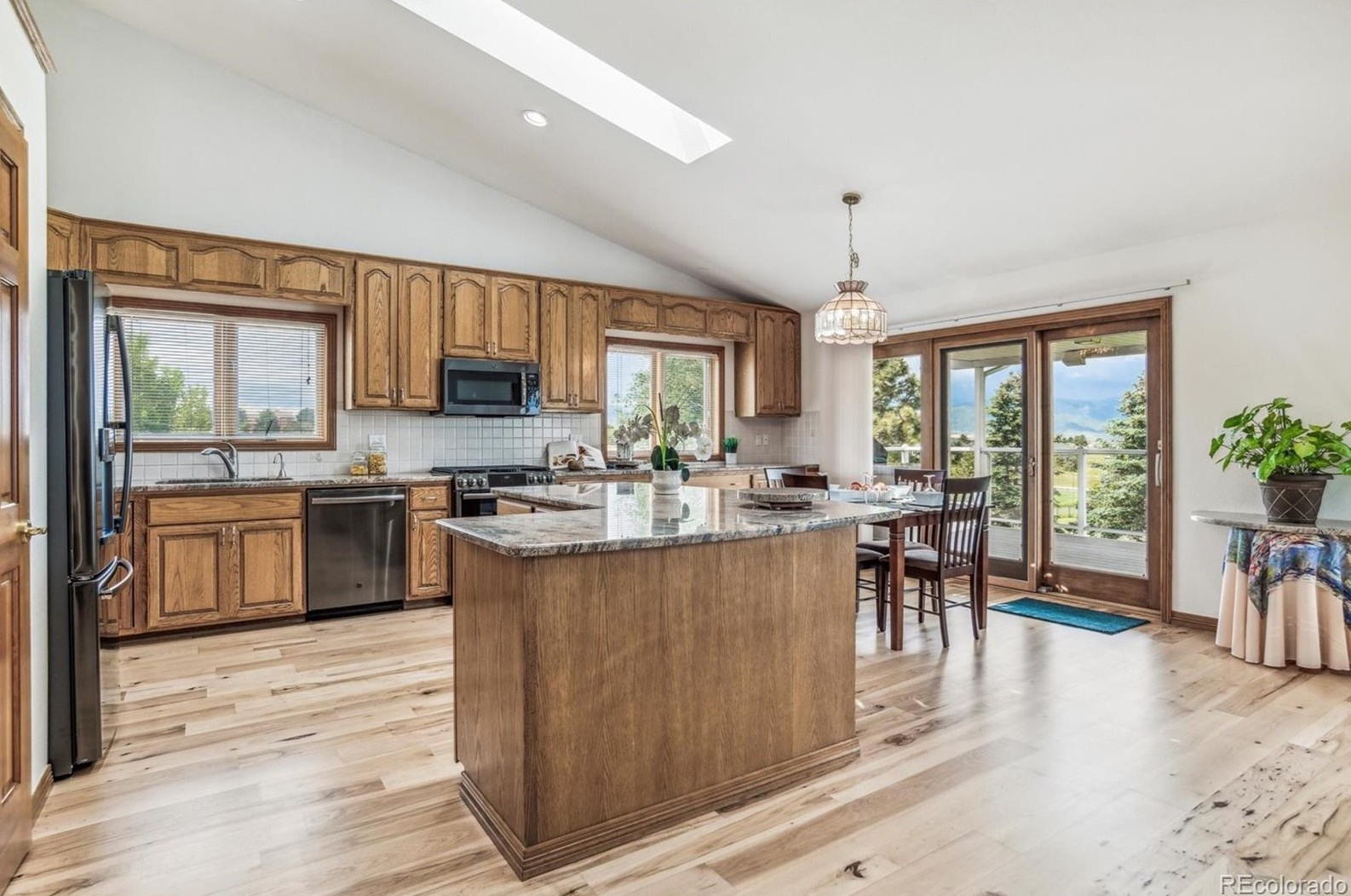 10886 Chatfield Dr, Littleton CO 80128-6136 exterior