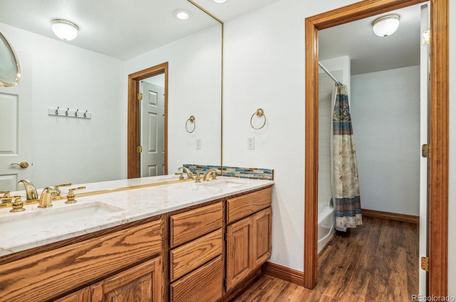 10886 Chatfield Dr, Littleton CO 80128-6136 exterior