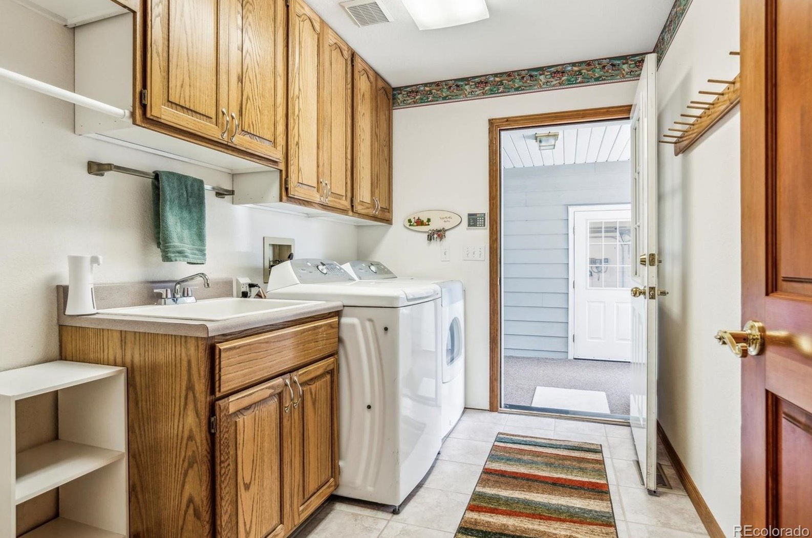 10886 Chatfield Dr, Littleton CO 80128-6136 exterior