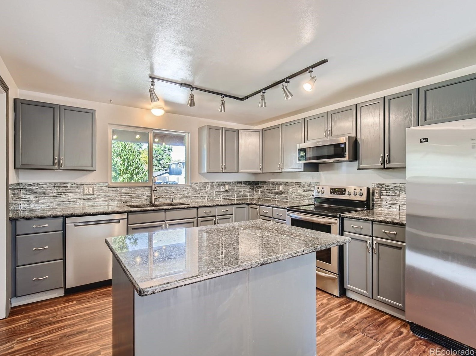 10792 Allendale Dr, Arvada CO  80004-4677 exterior