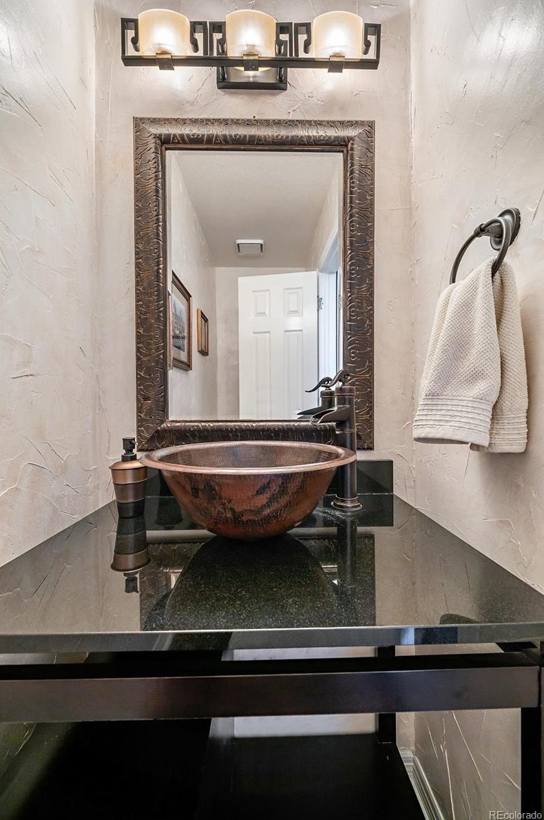 5855 Forest St, Littleton CO 80121-2142 exterior