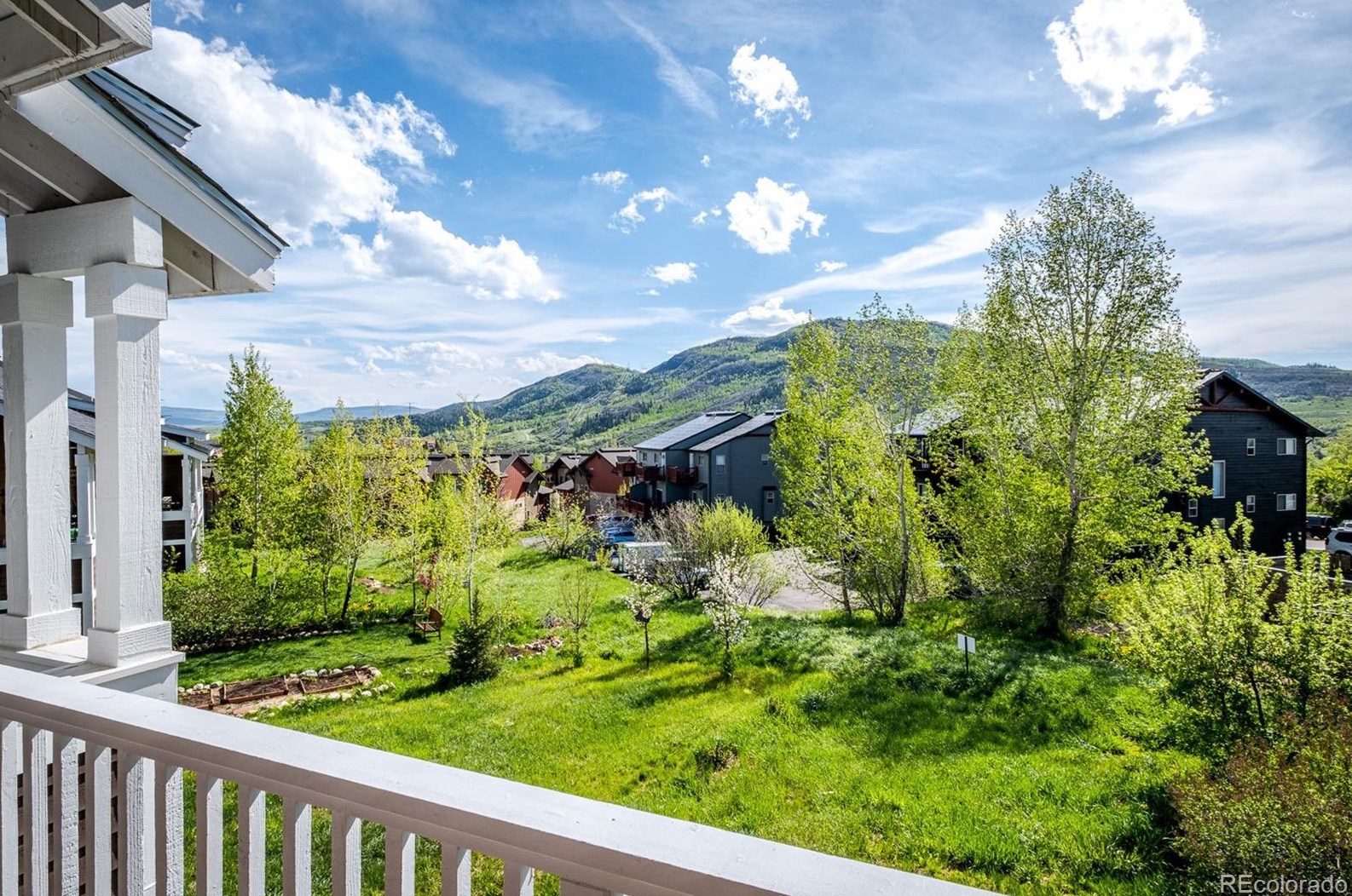 487 Mountain Vista Cir, Steamboat Springs CO 80487-3103 exterior