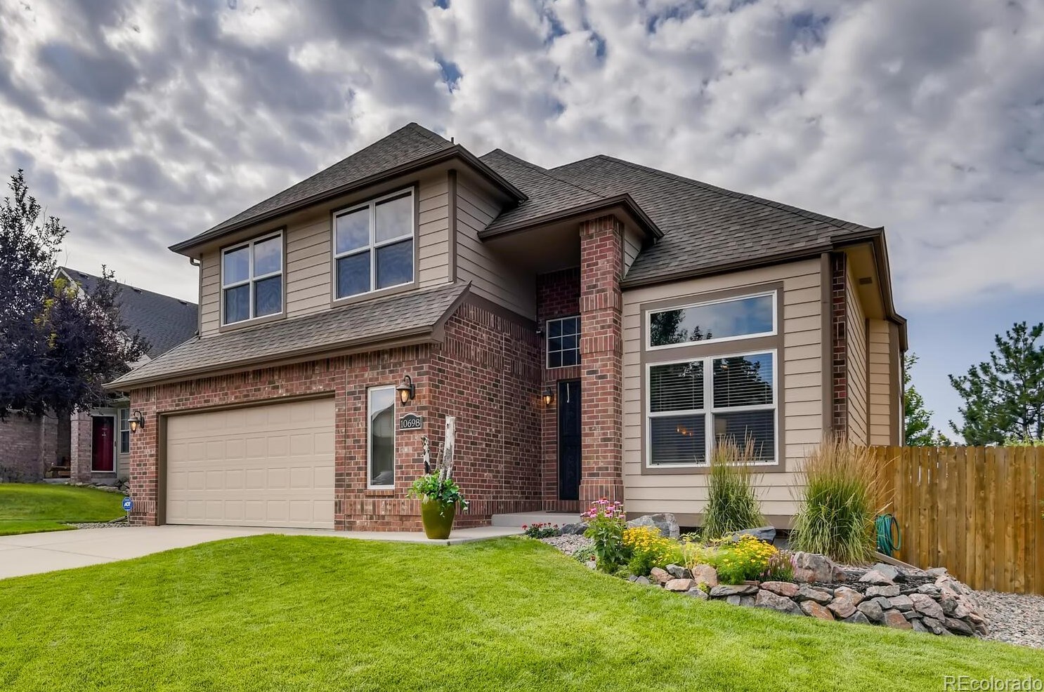 10698 Peakview Dr, Littleton, CO 80127-2500