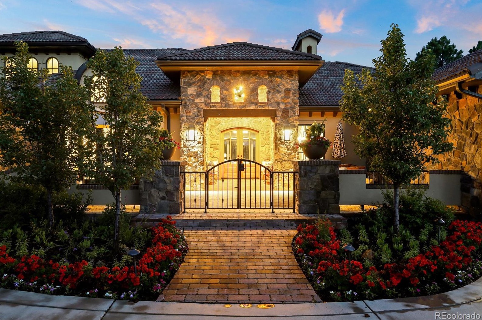24 Columbine Pl, Castle Rock, CO 80108-9012