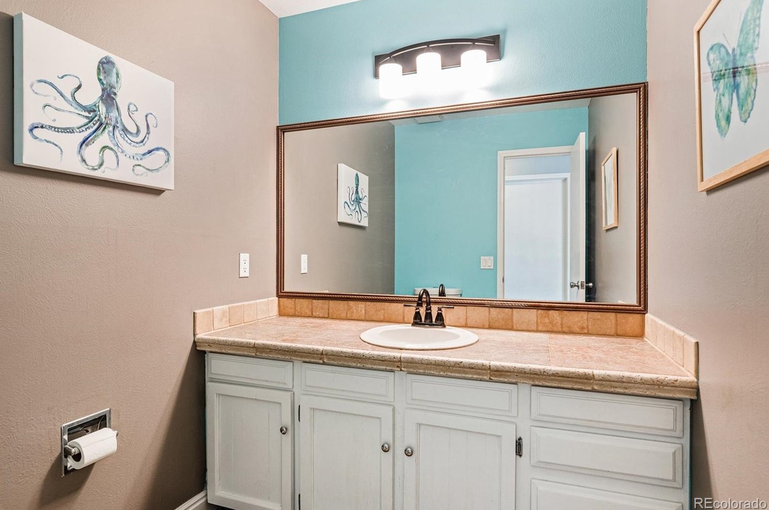 7392 Downing Cir, Littleton CO 80122-1426 exterior