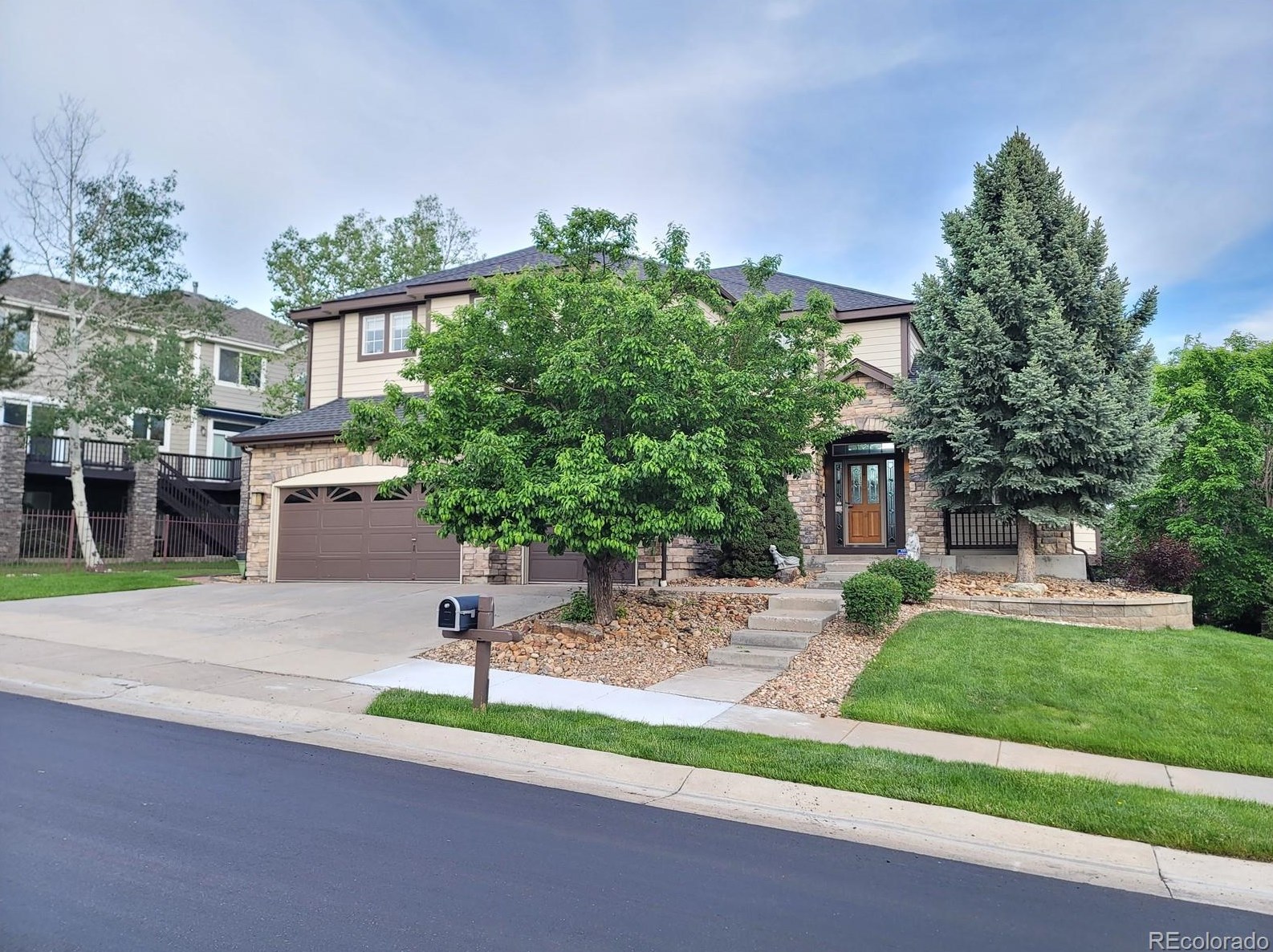22044 E Peakview Dr, Aurora, CO 80016