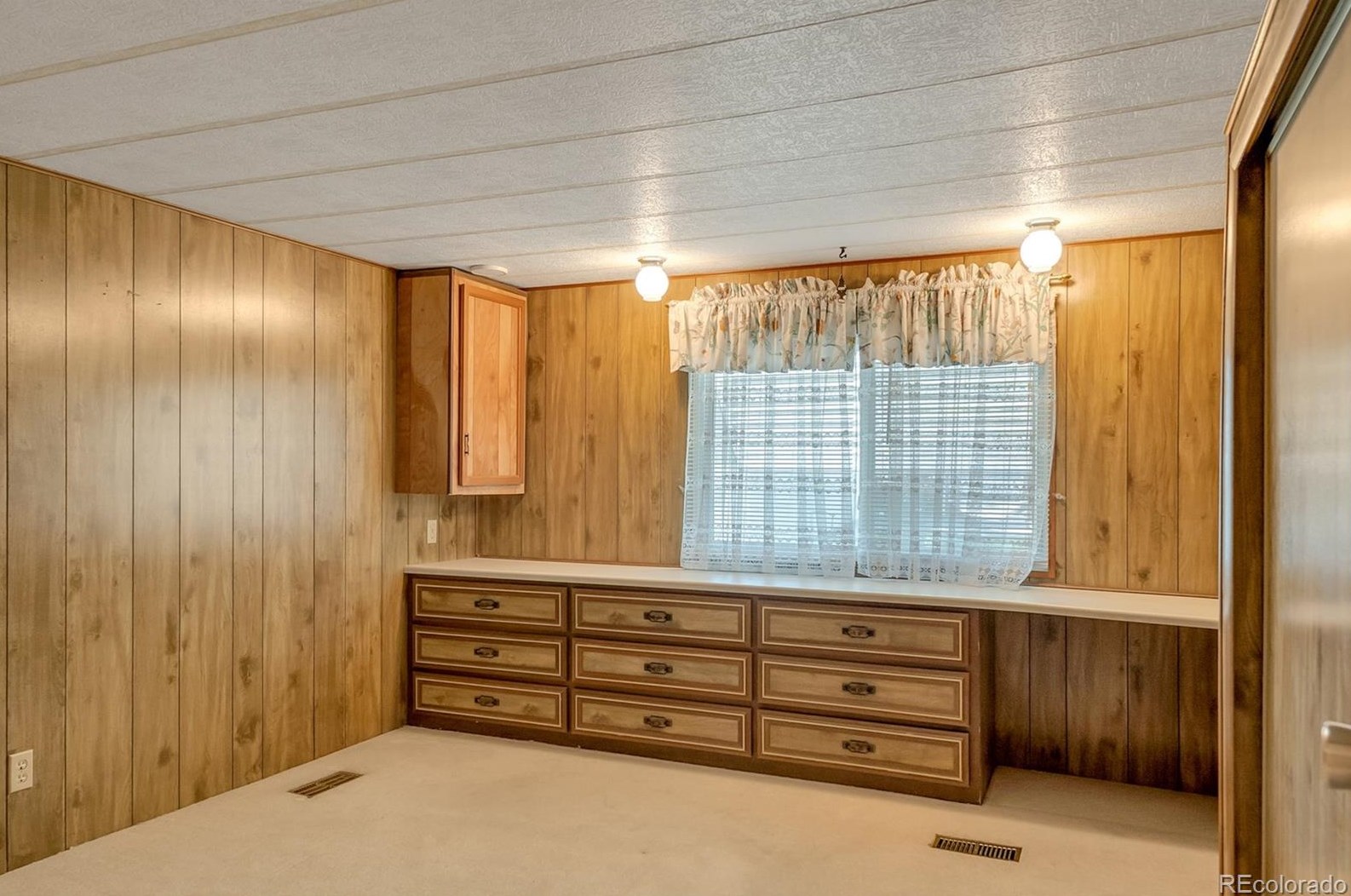 6705 Santa Fe Dr, Littleton CO 80120-2925 exterior