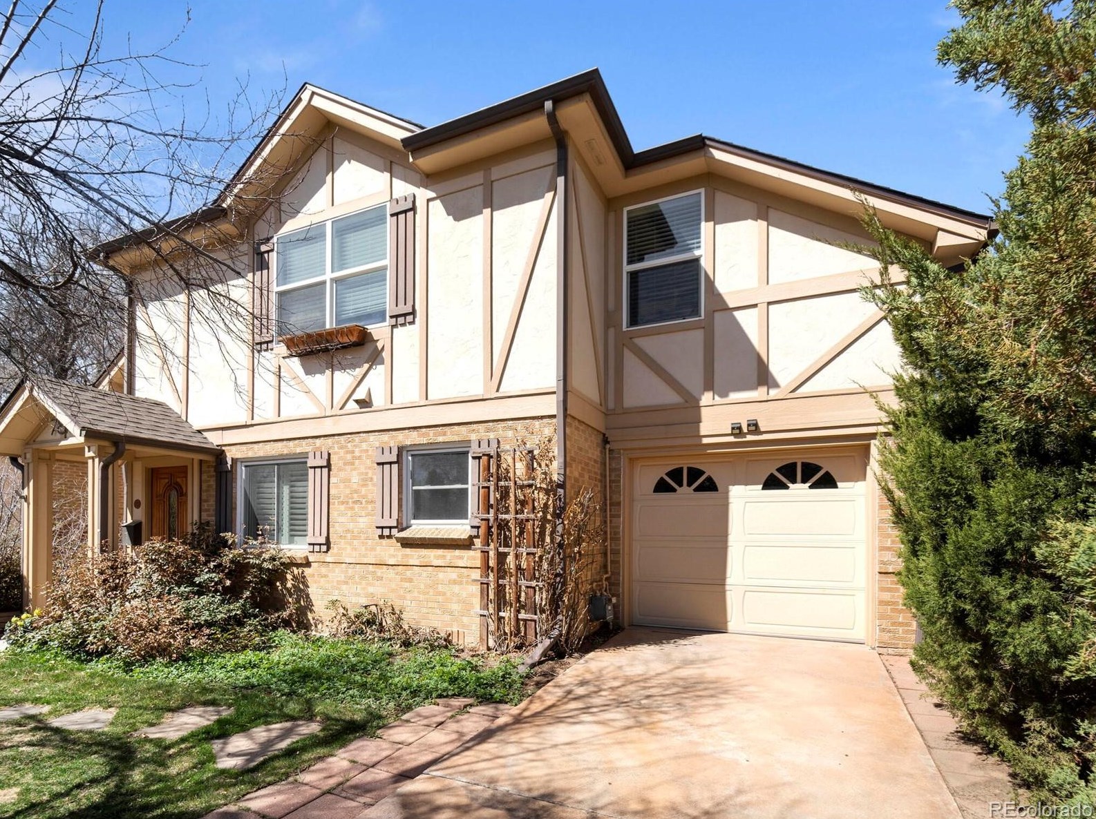 787 Poplar St, Denver, CO 80224-1554