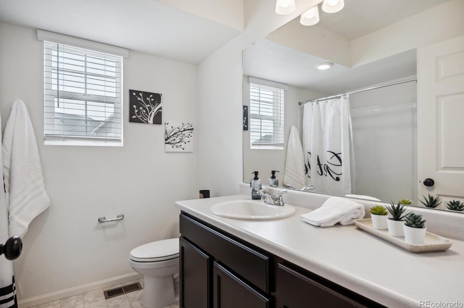 4540 Quemoy St, Aurora CO 80019-6025 exterior