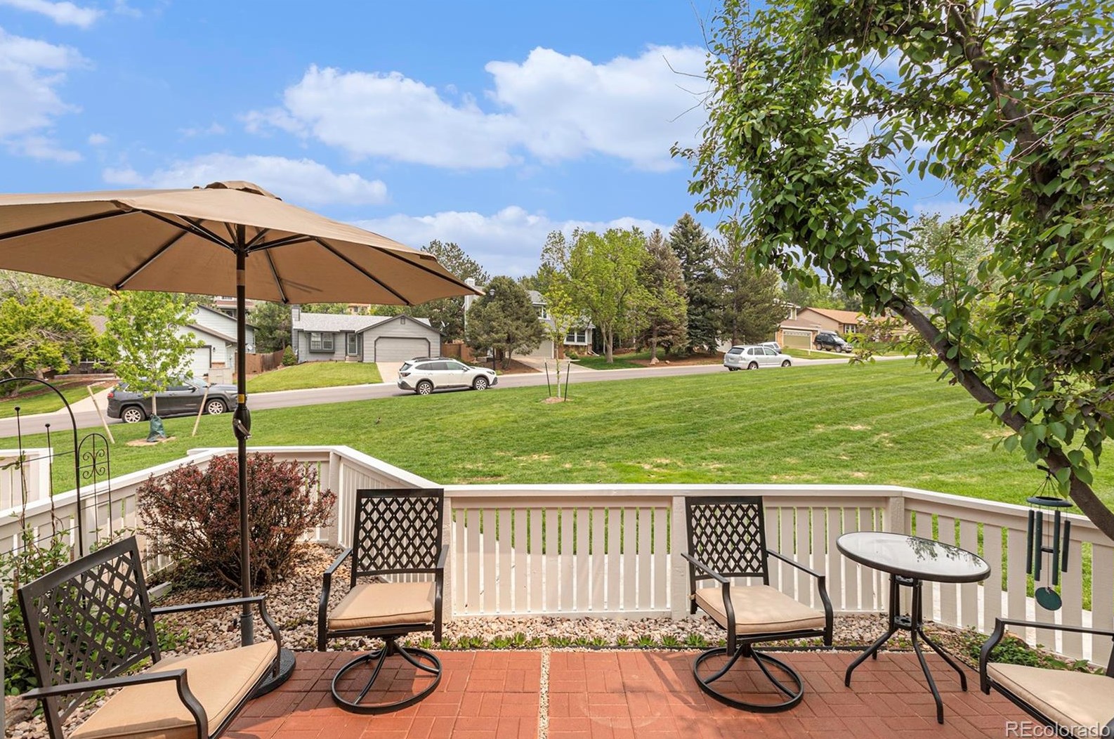 9012 Bear Mtn Dr, Littleton CO 80126-2296 exterior