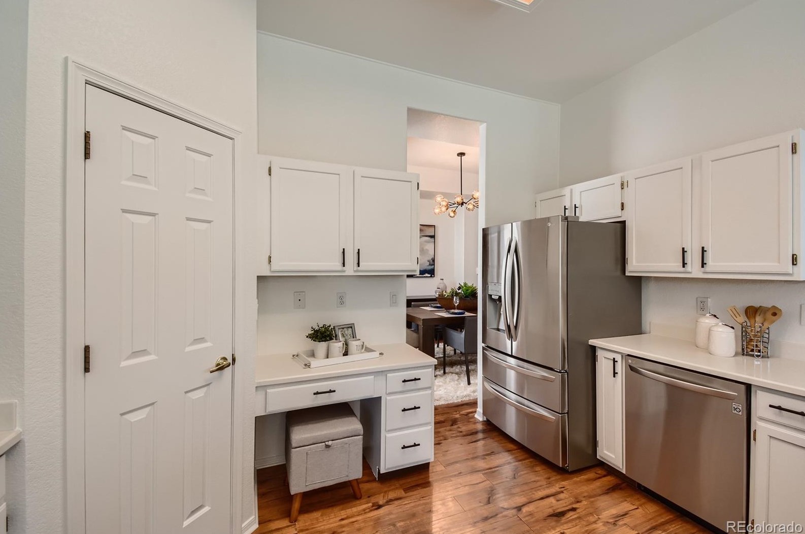 9604 Long Dr, Littleton CO 80120-4330 exterior