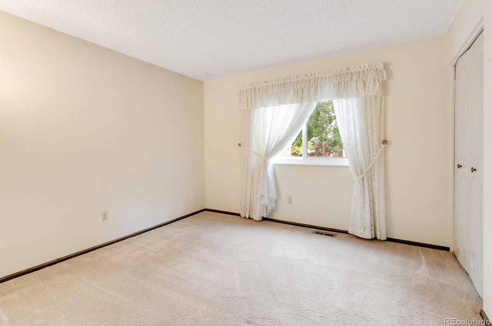 8208 Estes Ct, Arvada CO  80005-2434 exterior
