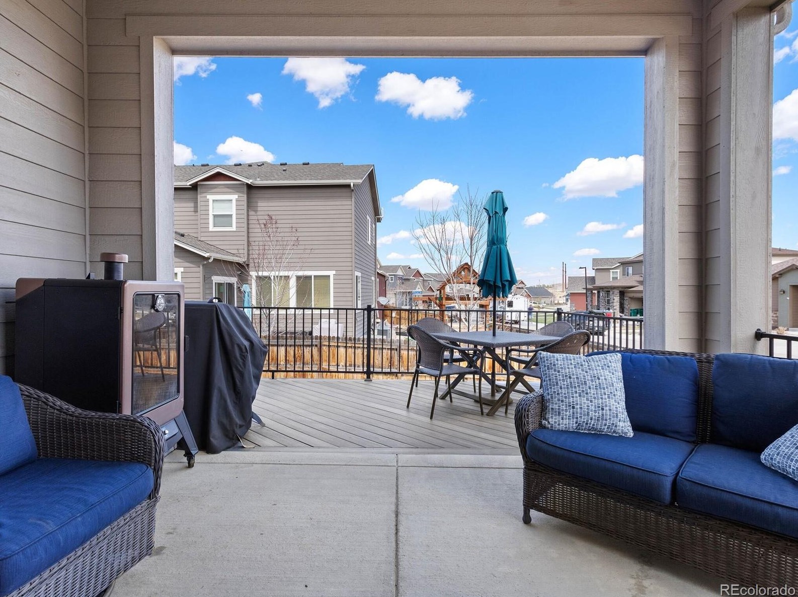 1835 Ghost Dance Cir, Castle Rock CO  80108-8539 exterior