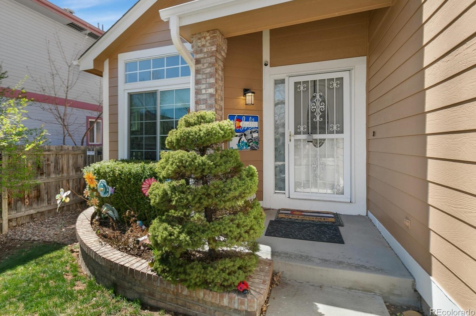 7541 Dawn Dr, Littleton CO  80125-8954 exterior