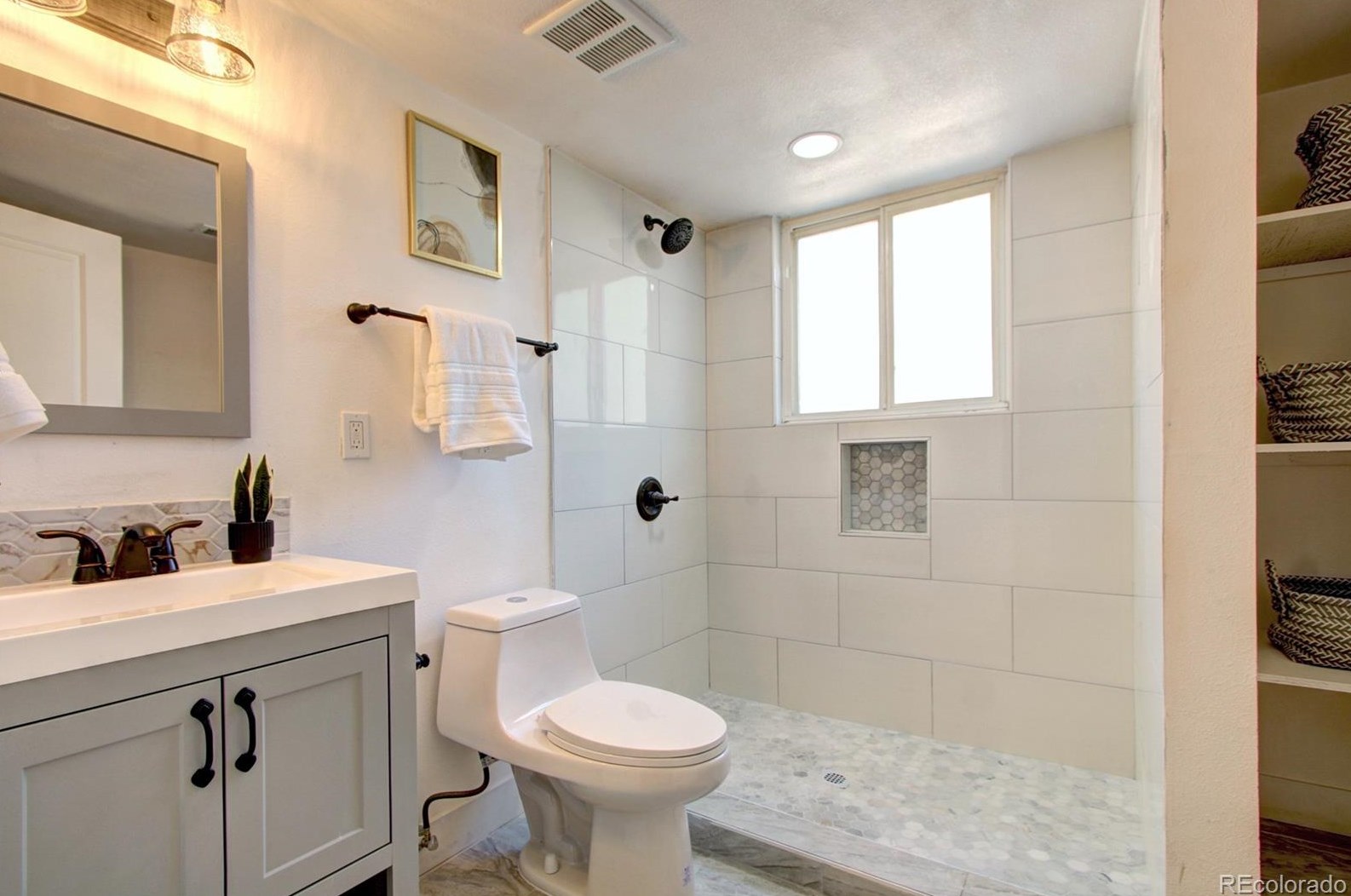 5933 Fairview Ave, Littleton CO  80128-5925 exterior