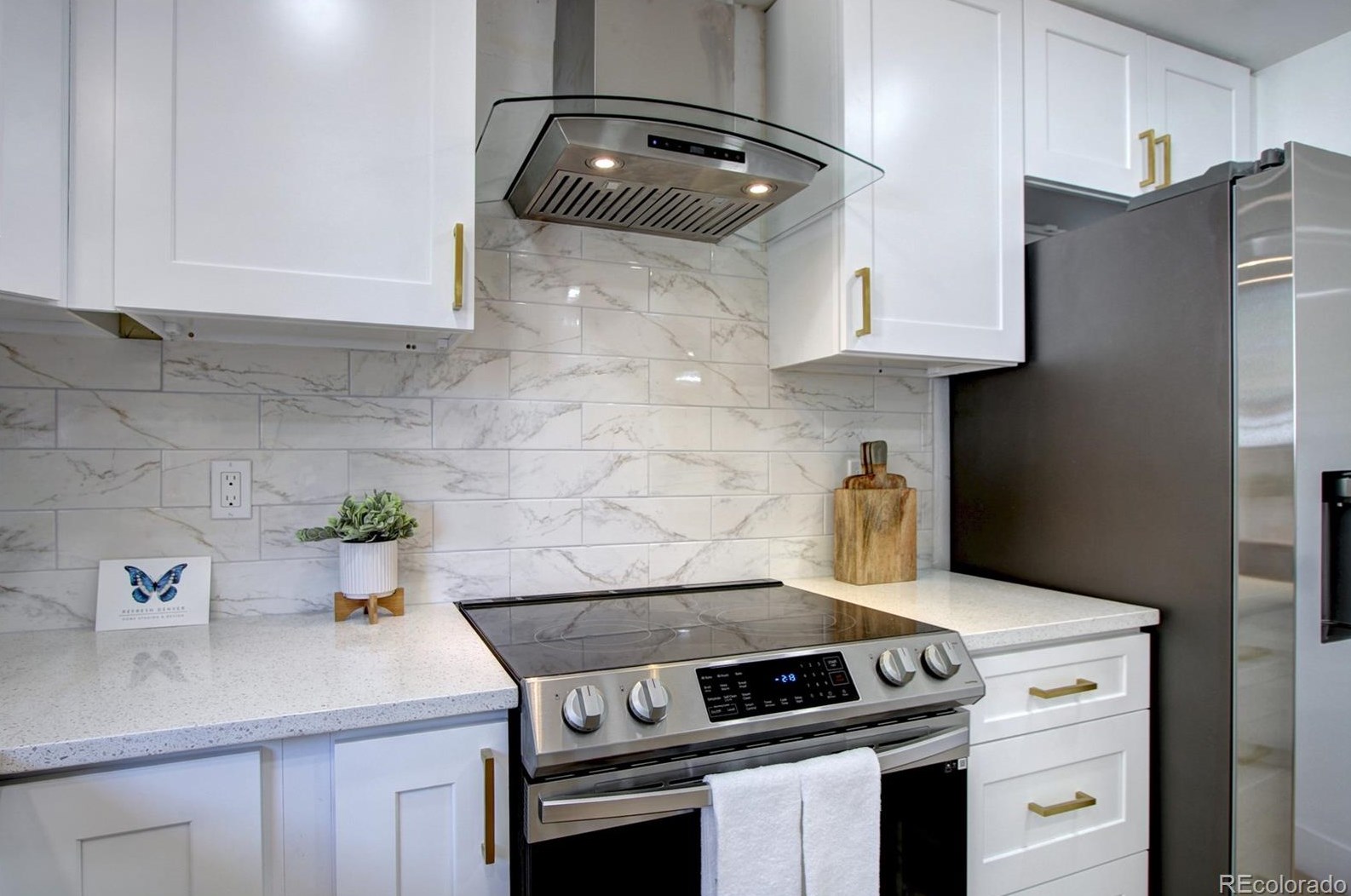 5933 Fairview Ave, Littleton CO  80128-5925 exterior