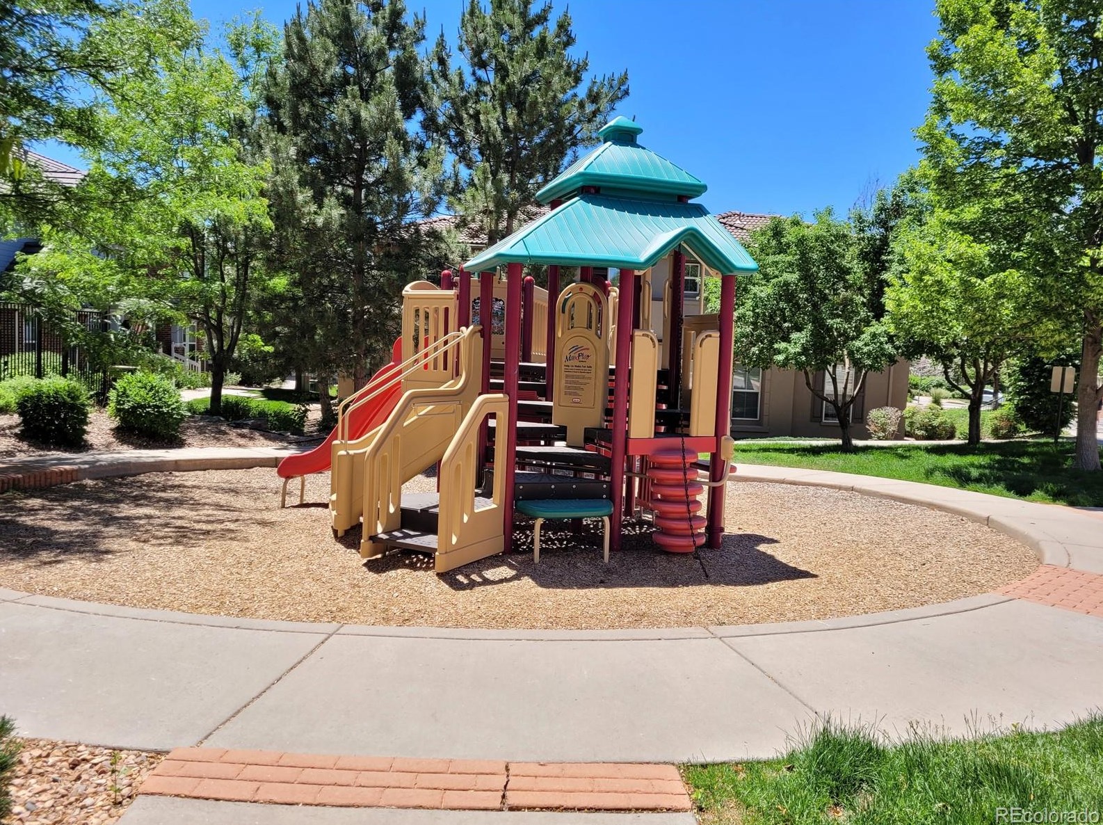 23003 Ontario Dr, Denver CO  80016-4037 exterior