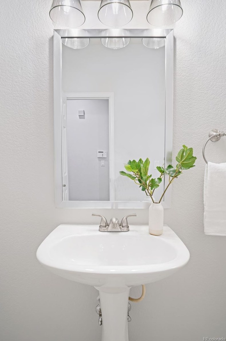 6075 Blue Terrace Pl, Castle Rock CO  80108-8152 exterior