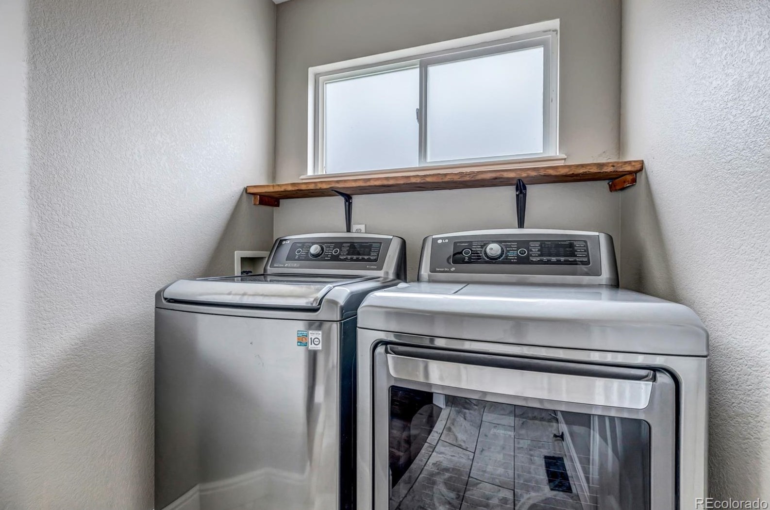 1271 Braewood Ave, Littleton CO  80129-5673 exterior