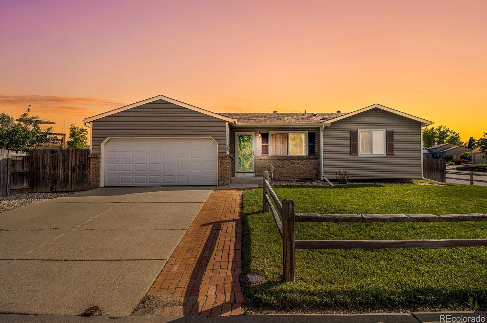 9280 Wagon Trail Dr, Littleton, CO 80123-1982