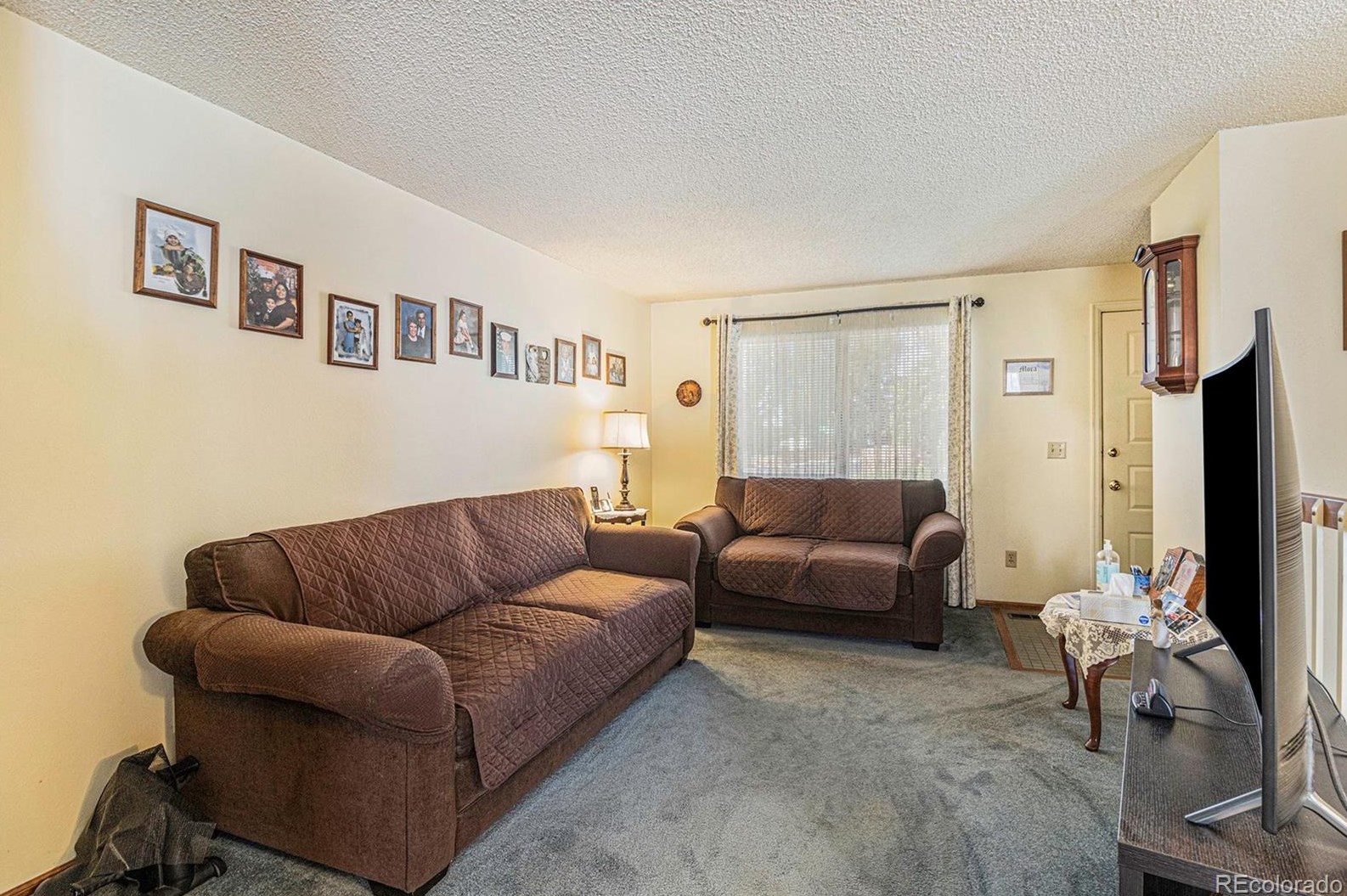 9280 Wagon Trl Dr, Littleton CO 80123-1982 exterior