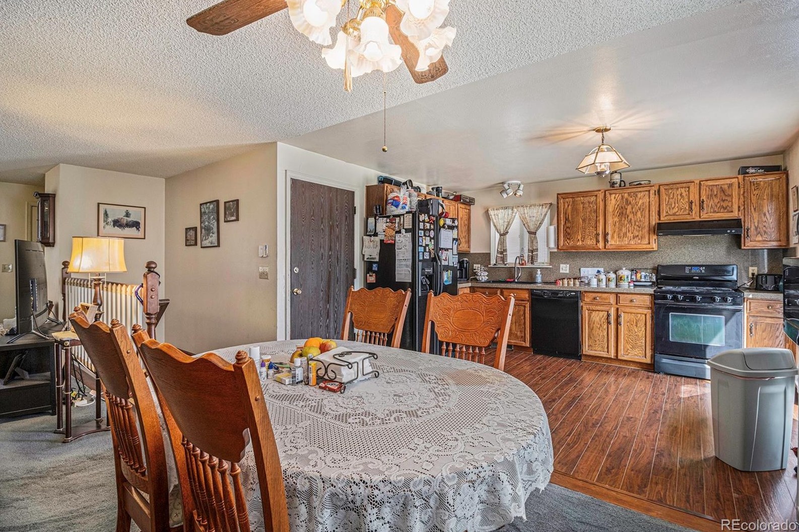 9280 Wagon Trl Dr, Littleton CO 80123-1982 exterior