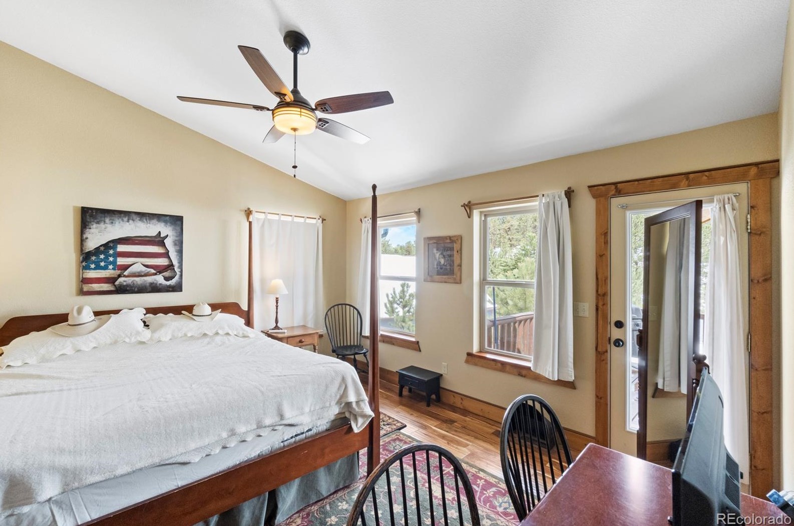 2866 Sunnywood Ave, Woodland Park CO 80863-9498 exterior