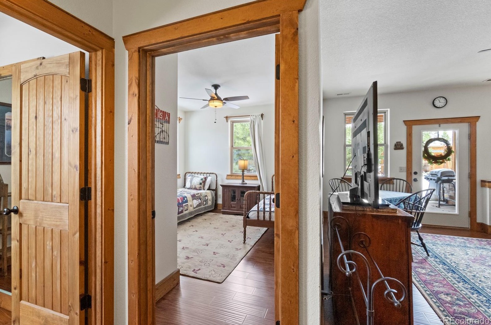 2866 Sunnywood Ave, Woodland Park CO 80863-9498 exterior