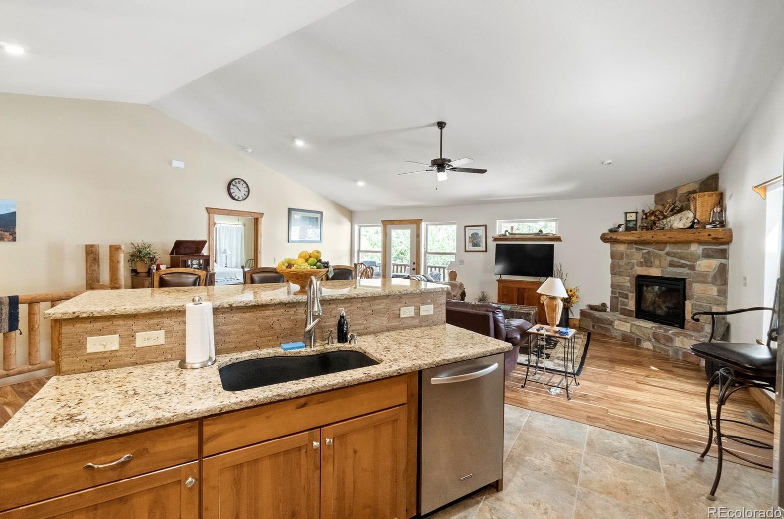 2866 Sunnywood Ave, Woodland Park CO 80863-9498 exterior