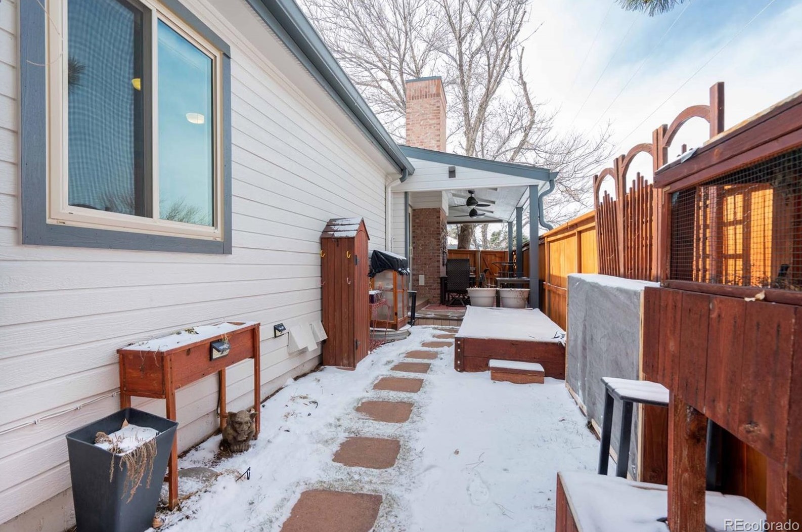 6304 Harrison Way, Littleton CO 80122-2262 exterior