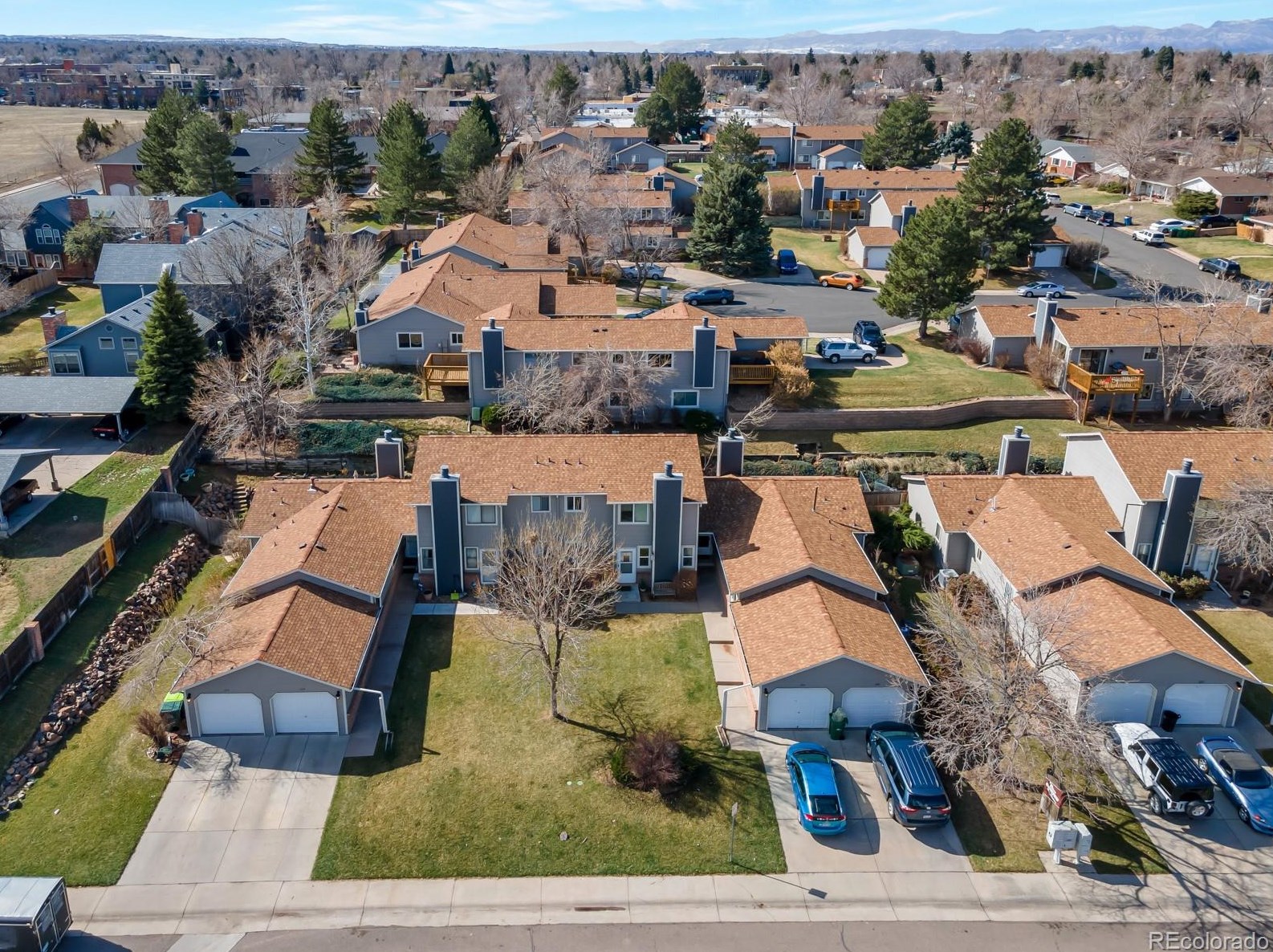 544 Crestline Ave, Littleton CO 80120-1609 exterior