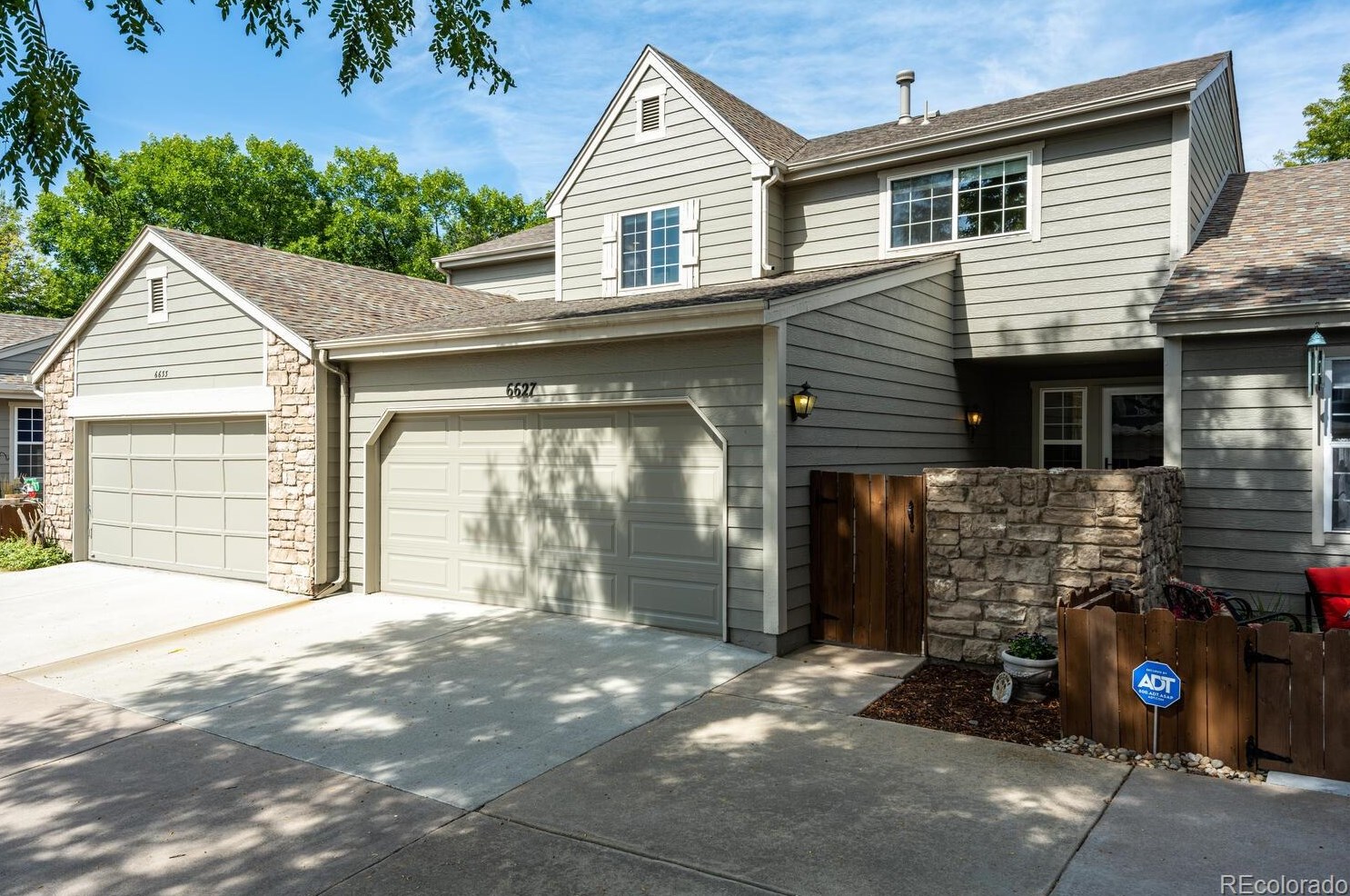 6627 Yukon Way, Littleton CO  80123-3071 exterior