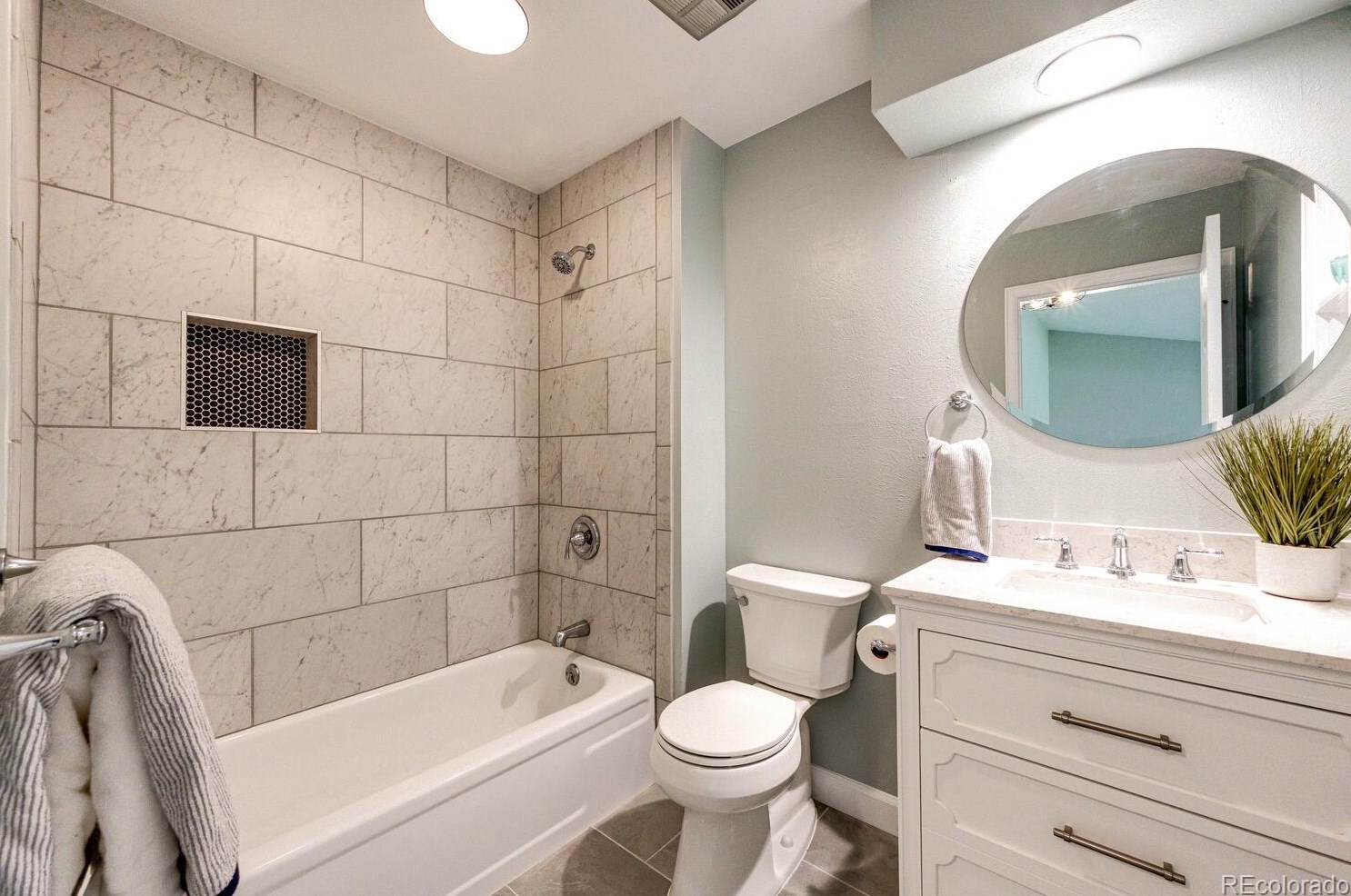 6627 Yukon Way, Littleton CO  80123-3071 exterior