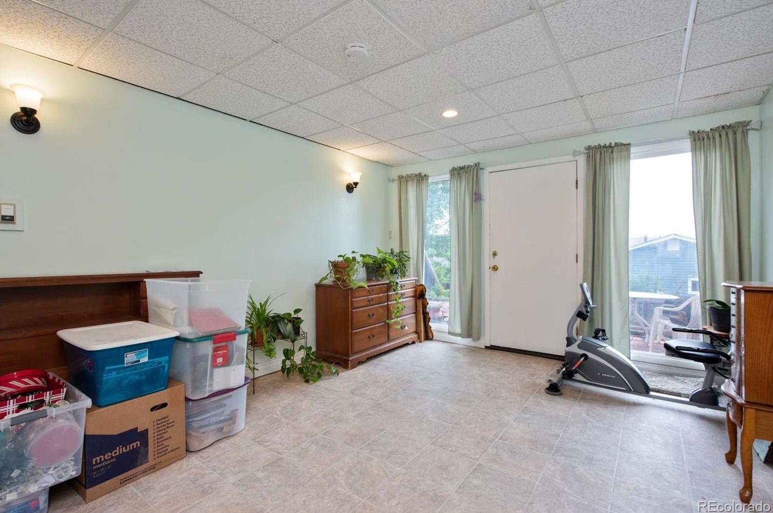 8342 Balsam St, Littleton CO 80128-6111 exterior