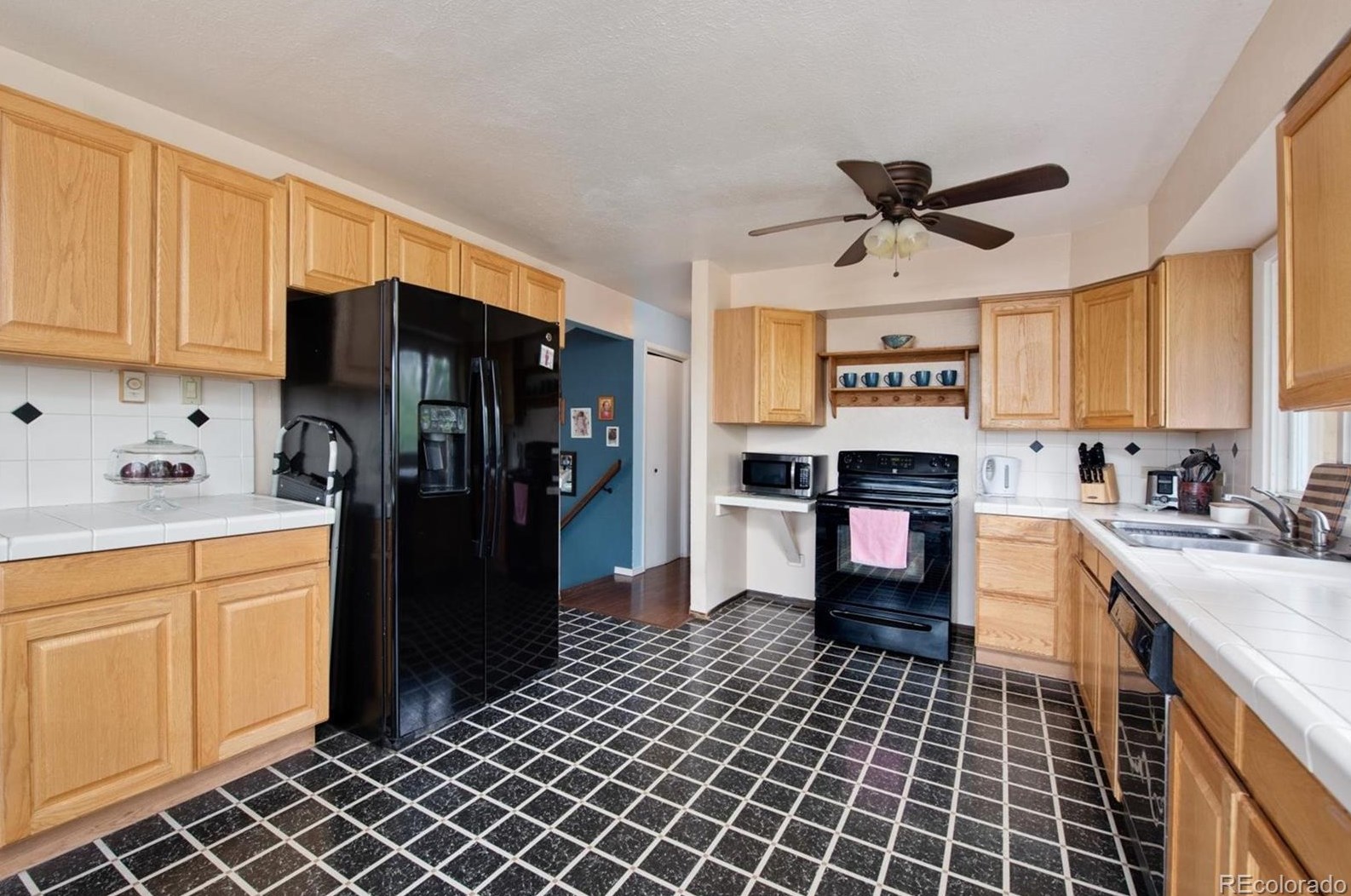 8342 Balsam St, Littleton CO 80128-6111 exterior