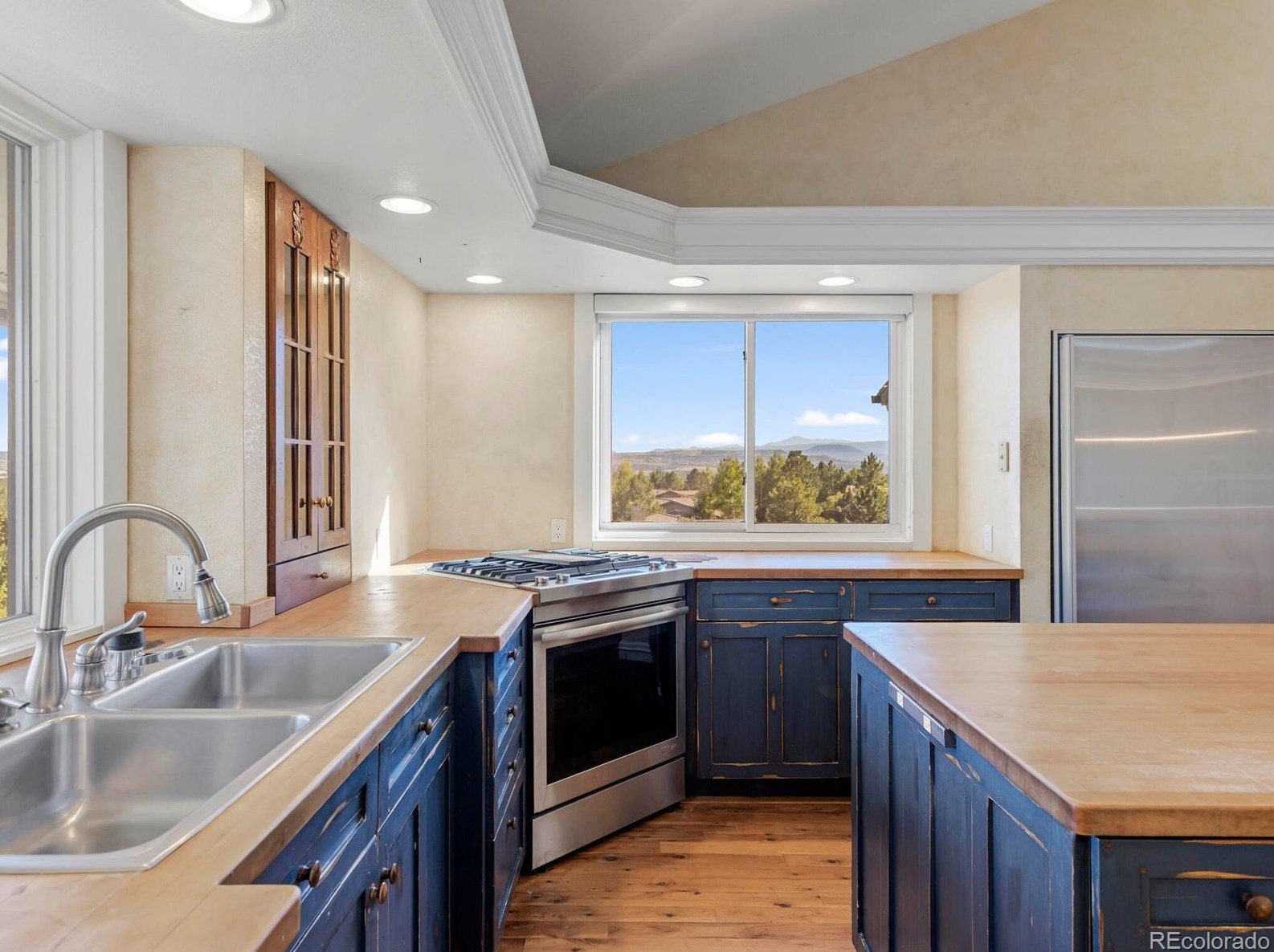 11 Castle Pne Dr, Castle Rock CO 80108-9155 exterior