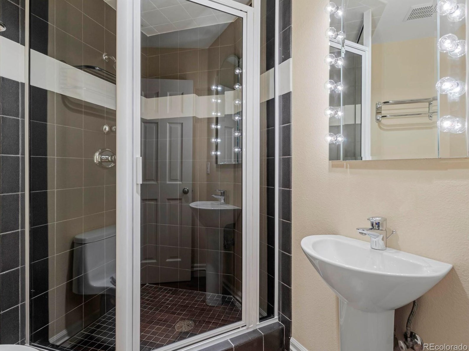 11 Castle Pne Dr, Castle Rock CO 80108-9155 exterior