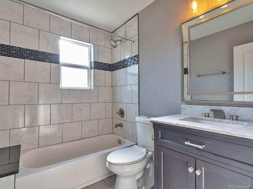 1453 Tamarac St, Denver CO  80220-3326 exterior
