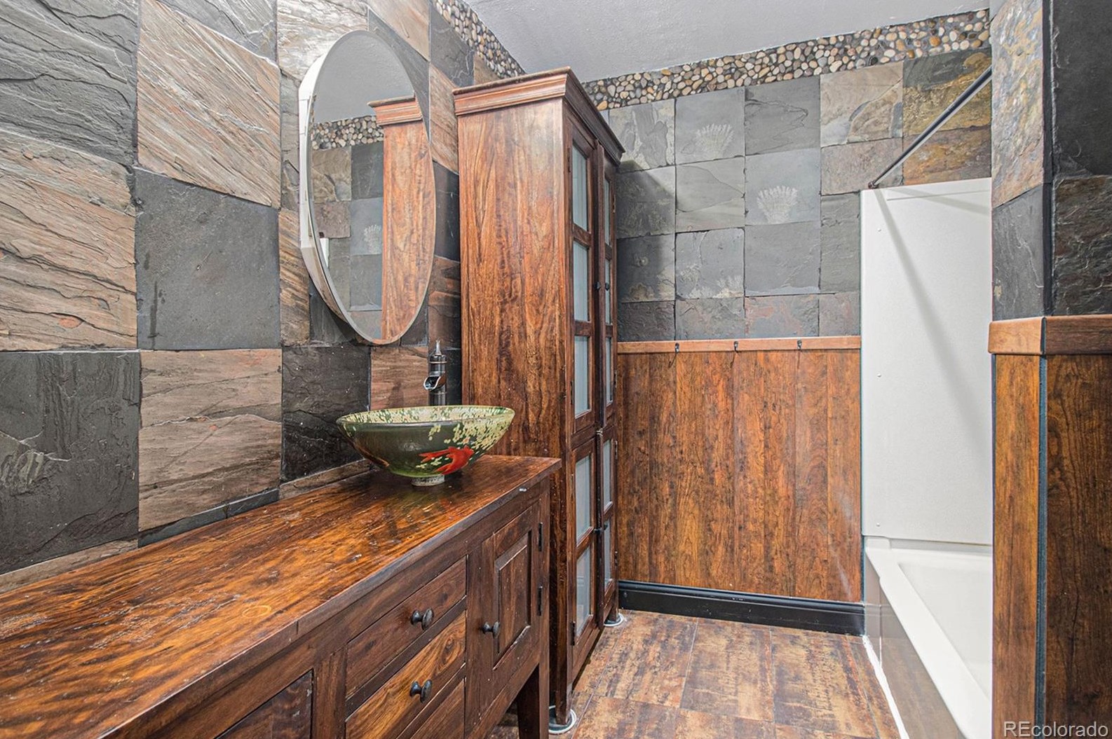 6932 Broadway, Littleton CO 80122-3608 exterior