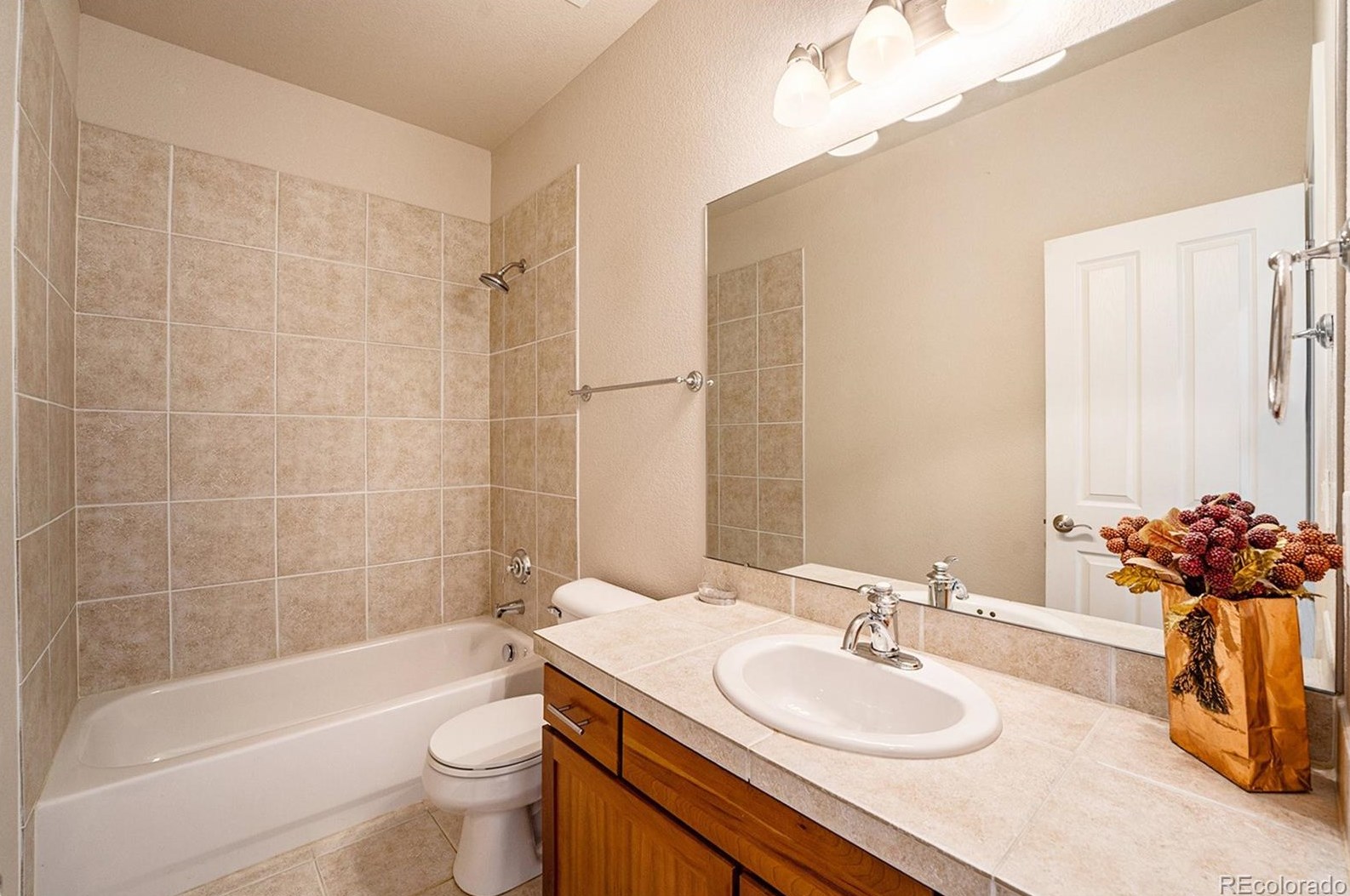 6526 Umber Cir, Arvada CO  80007-6822 exterior
