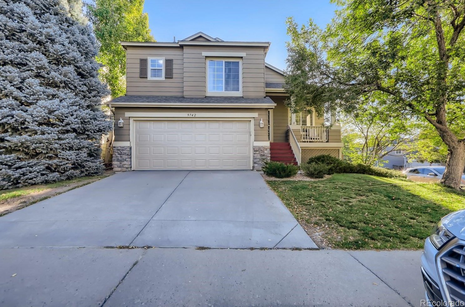 9742 Queenscliffe Dr, Littleton, CO 80130-7187