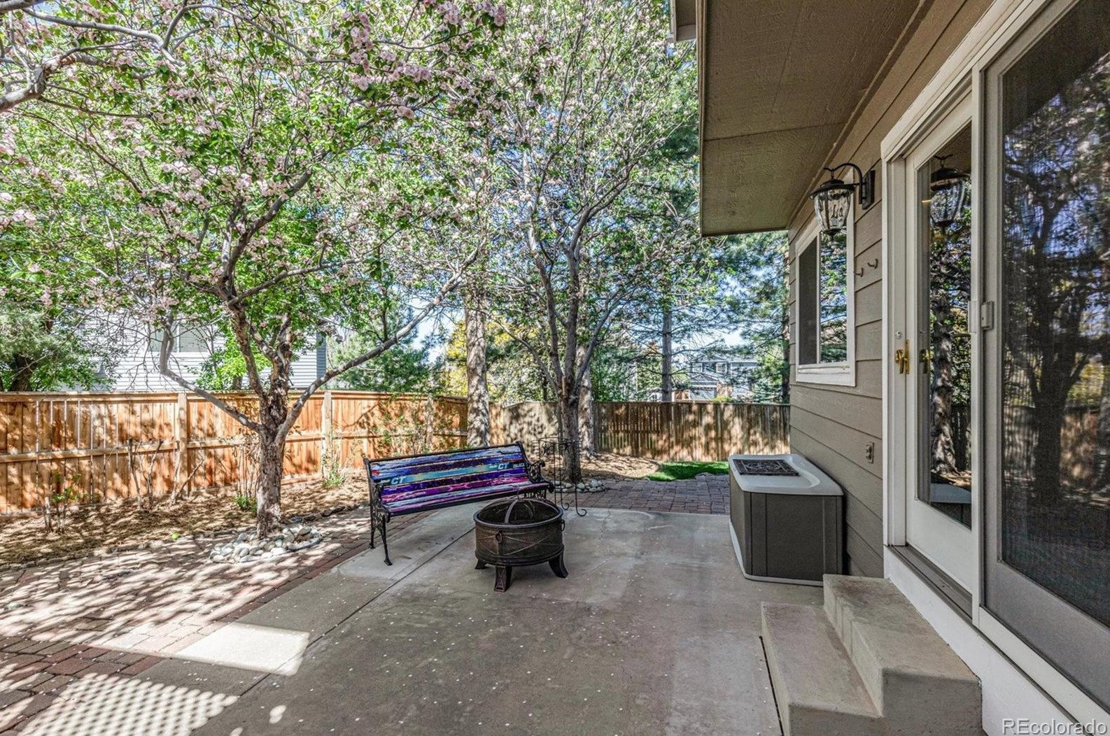 8588 Woody Way, Littleton CO 80126-2536 exterior