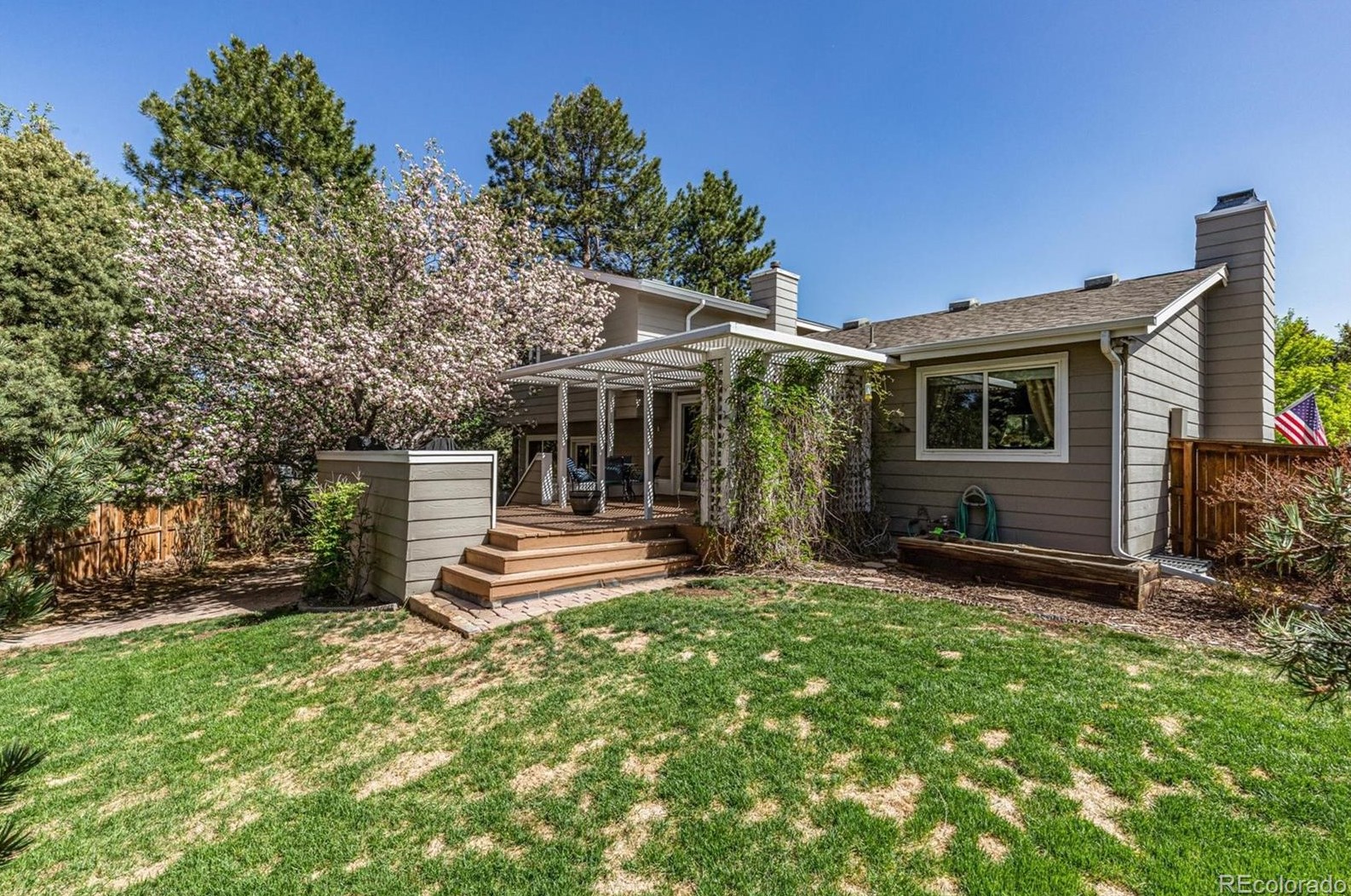 8588 Woody Way, Littleton CO 80126-2536 exterior