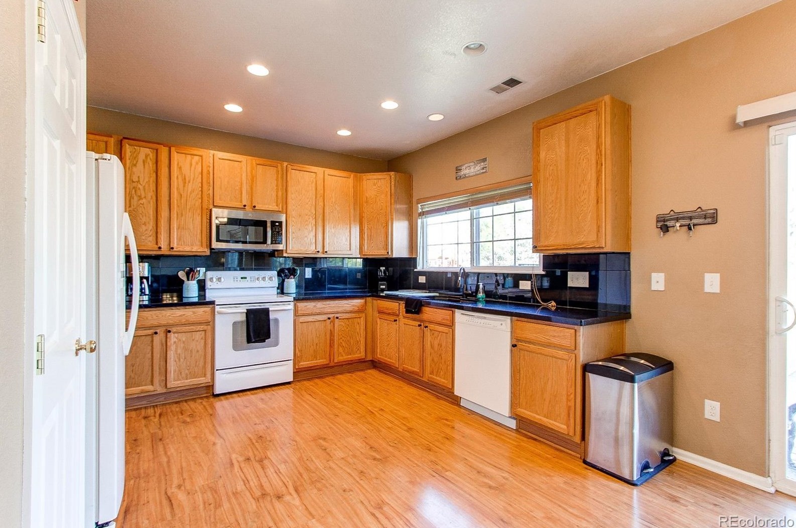 6685 Shannock Ave, Castle Rock CO  80104-8713 exterior