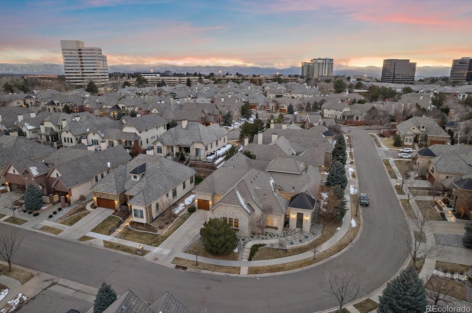 22 Sommerset Cir, Englewood, CO 80111